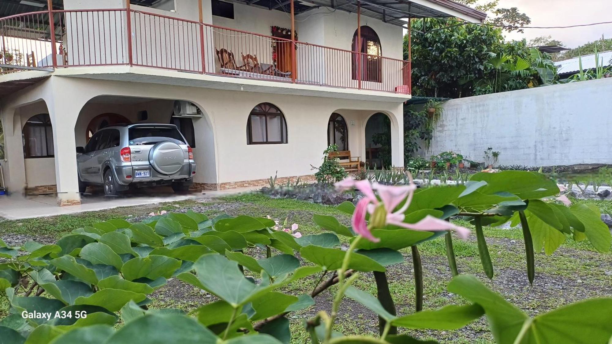 Alinas House Apartment La Fortuna Exterior photo